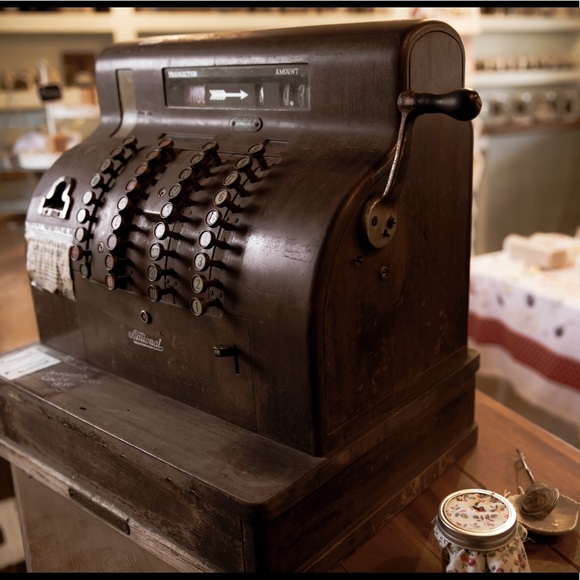 Meet your Posher, Janet - Picture 1 of 1